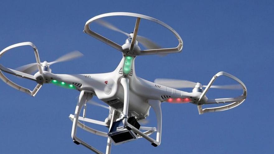 Mit einer Drohne soll der Sommer 2022 in Calvià sicherer werden