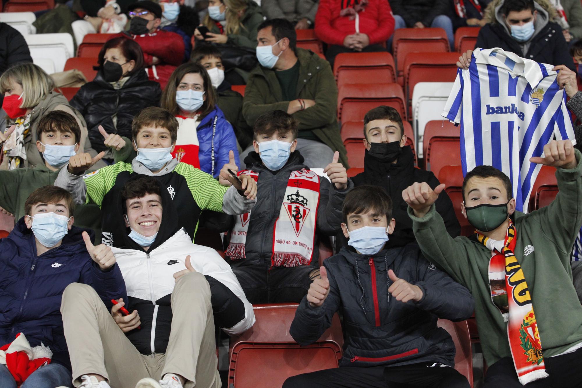 El partido entre el Sporting y la Real Sociedad B, en imágenes