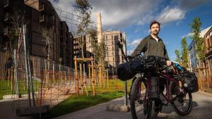 Enric Palà empujará el próximo 18 de abril un viaje en bicicleta que le llevará a descubrir una veintena de países diferentes hasta llegar a Japón