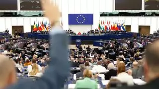 El Parlamento Europeo aprueba el pacto migratorio que refuerza el control y endurece el acceso al asilo