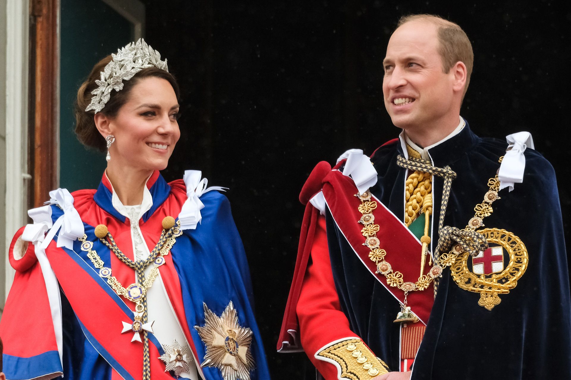 Kate Middleton y el príncipe William en la coronación de Carlos III