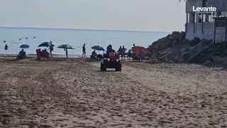 La cuerda que salva vidas: así actúa la Unidad de Quads de Gandia en los rescates acuáticos