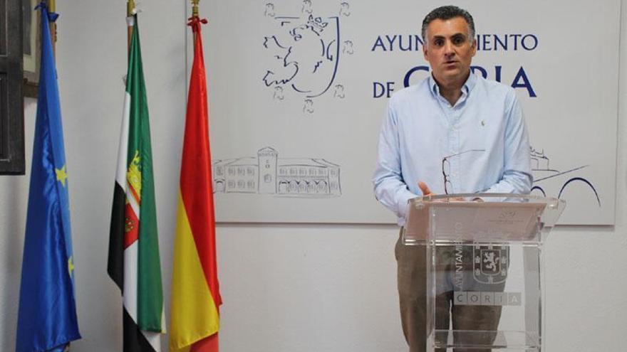 El alcalde de Coria critica a la Junta por el trato en el Plan General Municipal