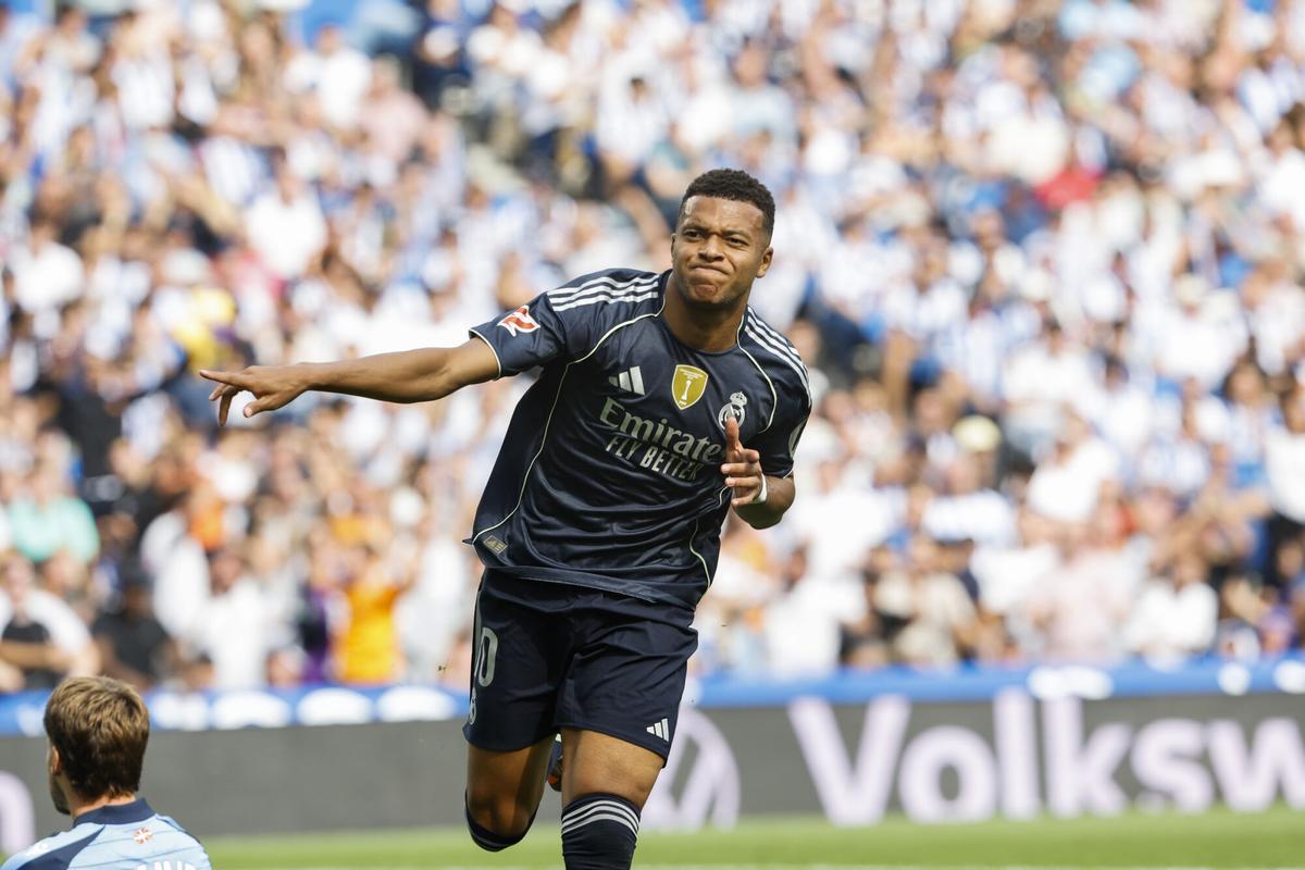 Kylian Mbappé, celebra su gol contra la Real Sociedad en Liga