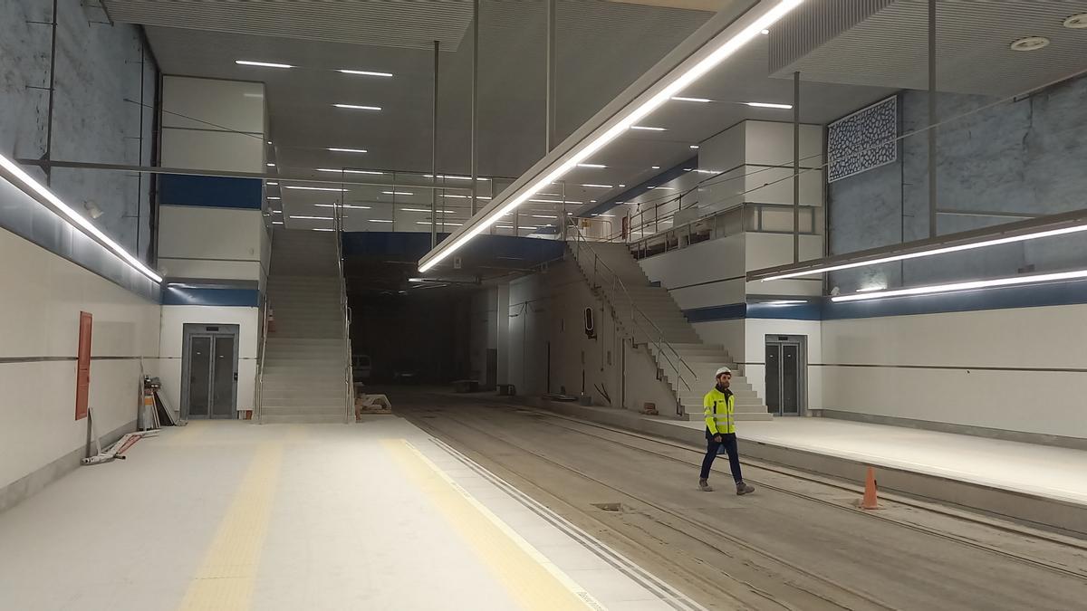 La nueva estación de metro de la L10, a punto de inaugurarse.