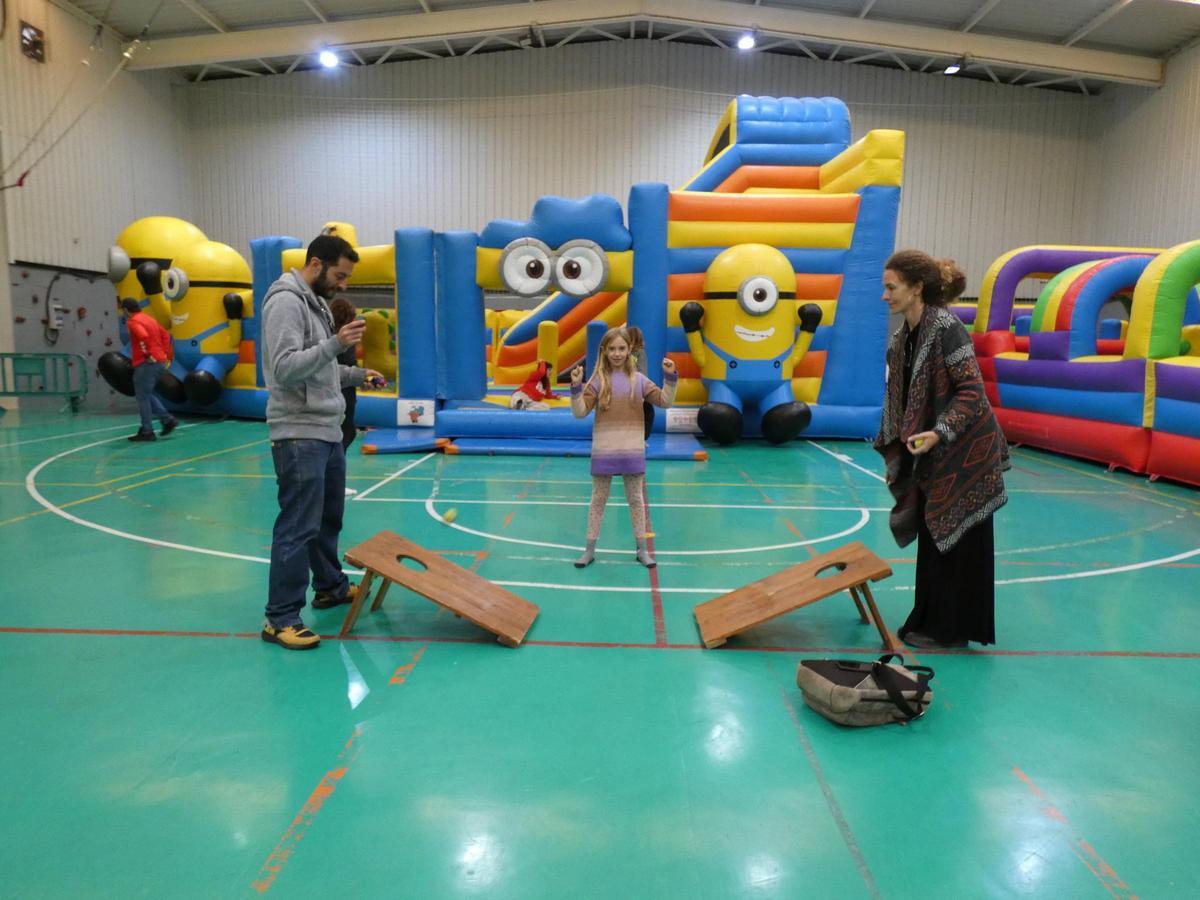 Un momento de juegos familiares que seguro que los niños recuerdan toda la vida