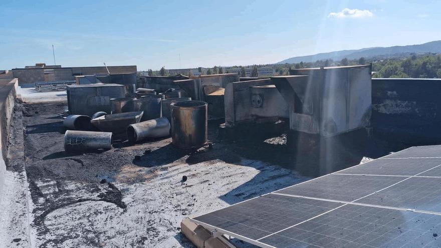 La UIB descarta las placas solares como origen del incendio de la Escuela de Hostelería y apunta al material inflamable de las obras