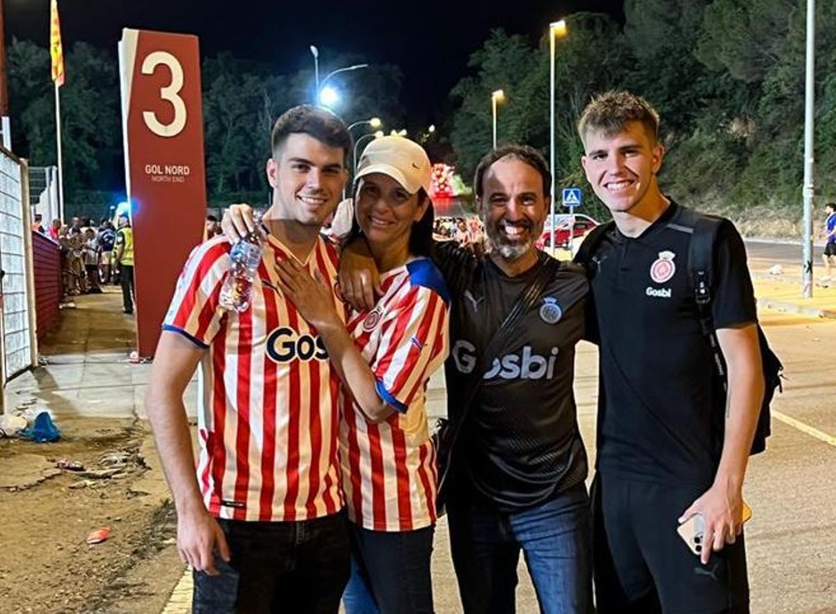 La família Artero Ruiz un dia de partit a Montilivi.