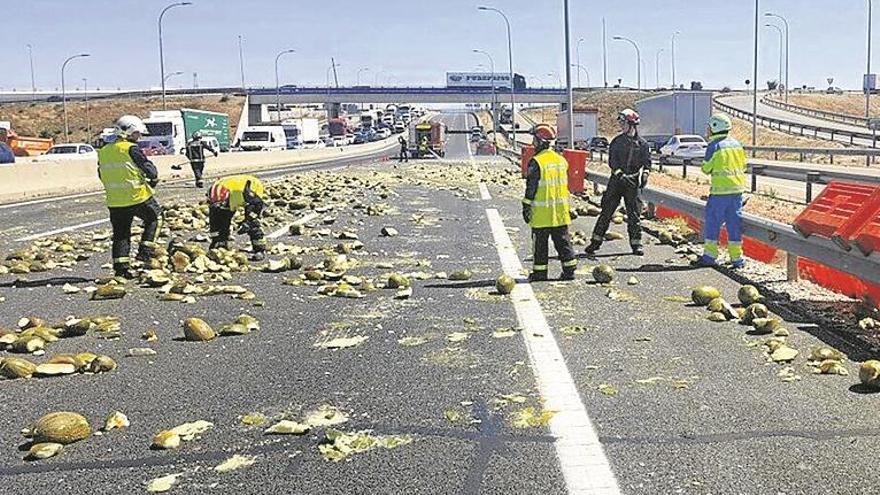 Retenciones en la a-4 por una carga de melones