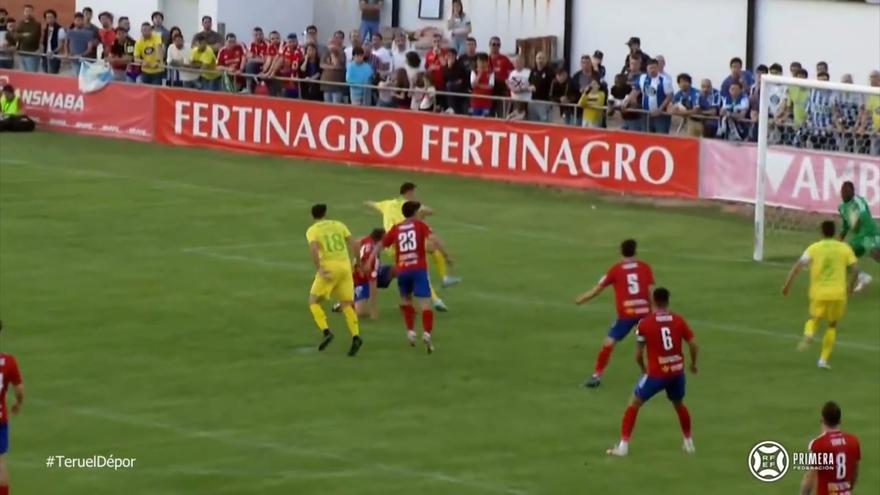 Así se hacía grande Barbero en el área para hacer el primer gol del Dépor en Teruel