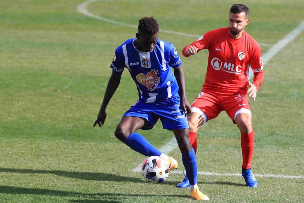 El Lorca Deportiva mejora su imagen pero cae goleado