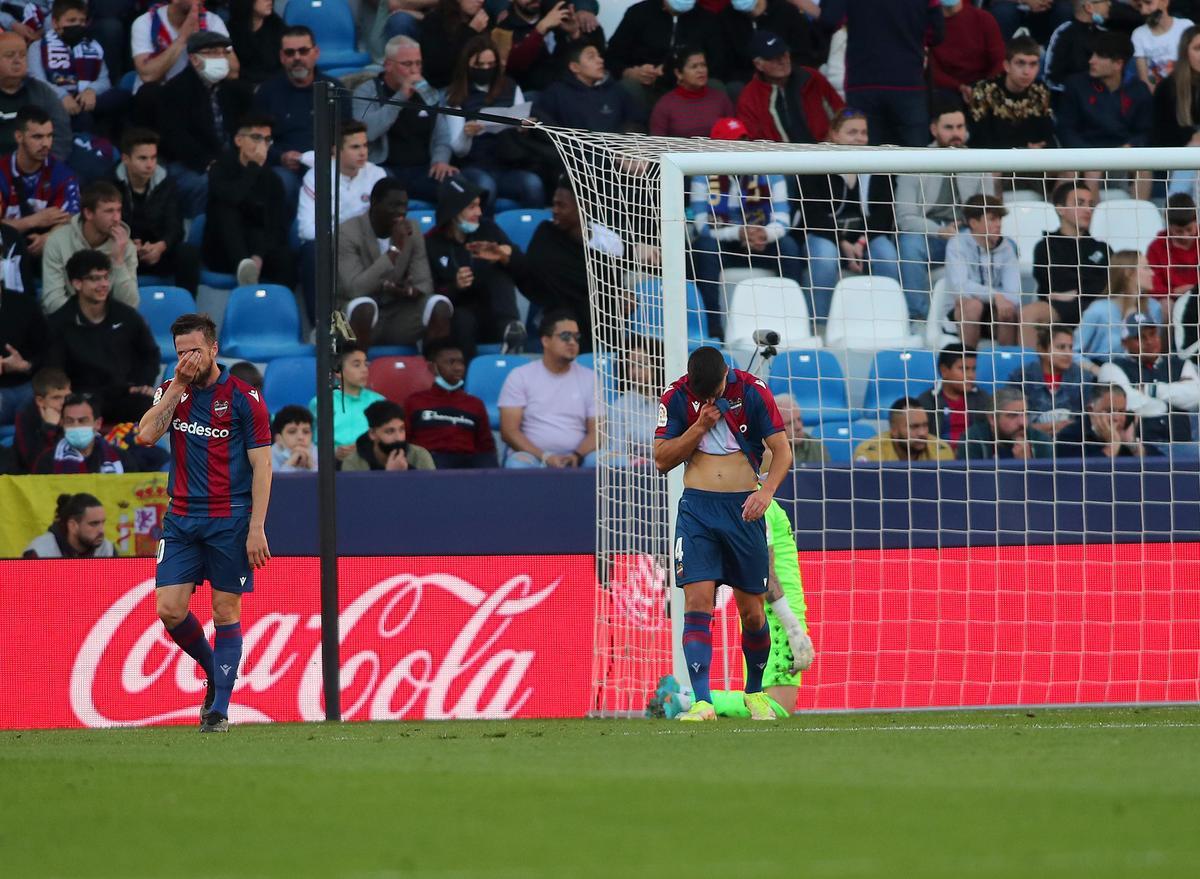 Las imágenes del partido entre el Levante UD y el Sevilla Las imágenes del partido entre el Levante UD y el Sevilla