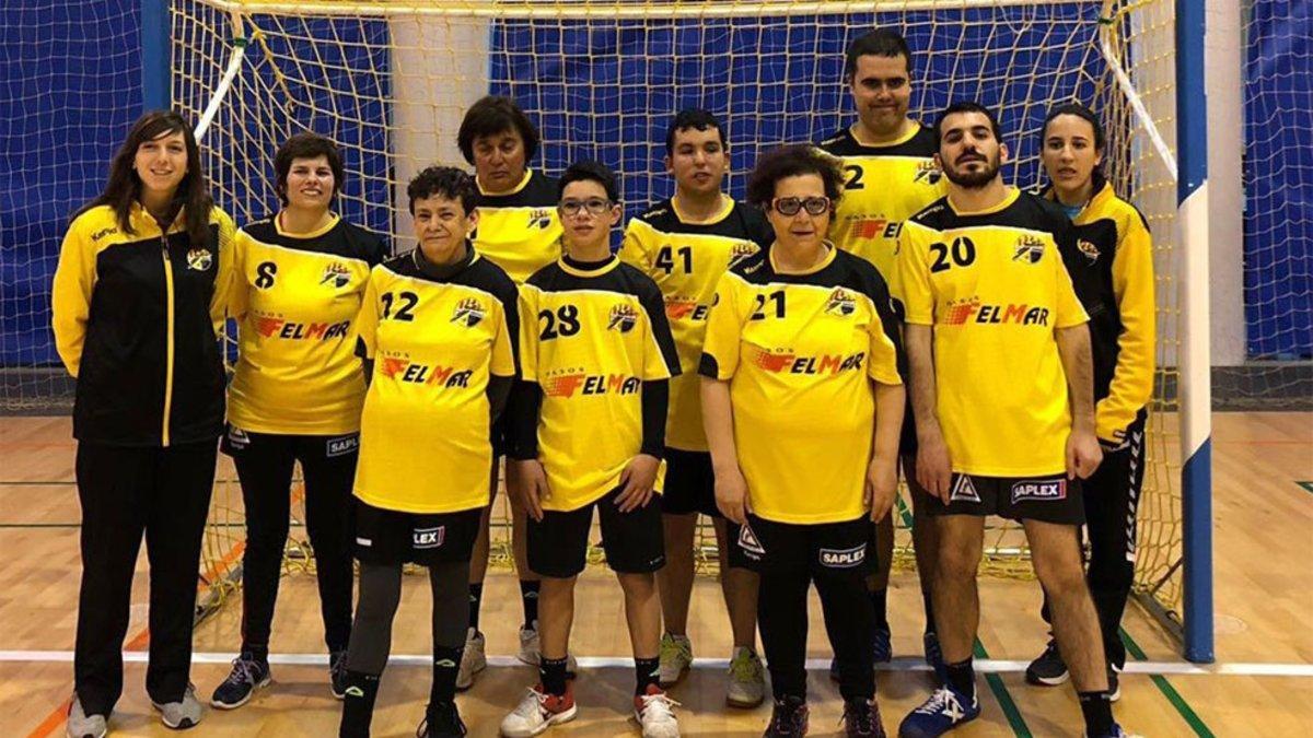 El equipo de balonmano adaptado del CH Canovelles