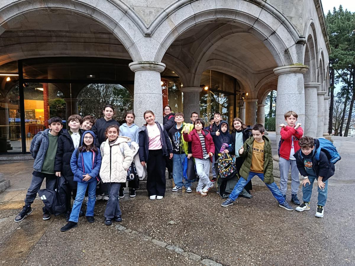 Alumnado de 5ª do CEIP Javier Sensat.