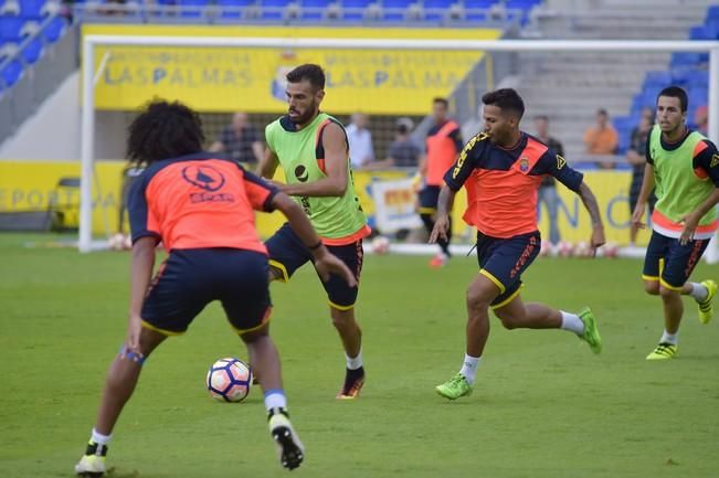 Entrenamiento de la UD en el estadio Gran Canaria