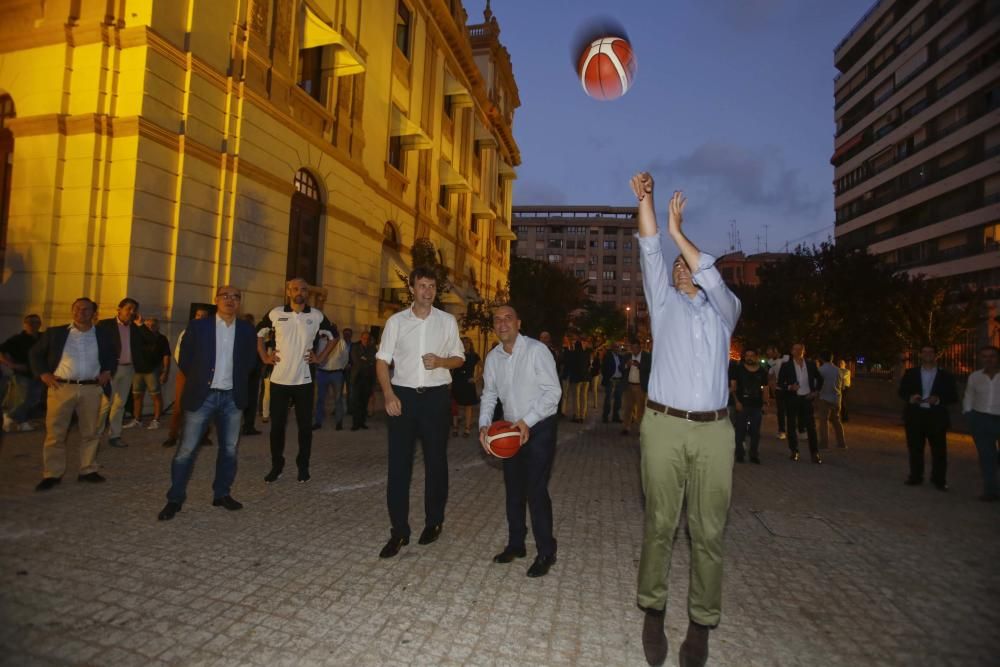 El presidente del club, Toni Gallego, considera prioritario volver a la élite del baloncesto español durante la puesta de largo del nuevo proyecto en el Palacio Provincial