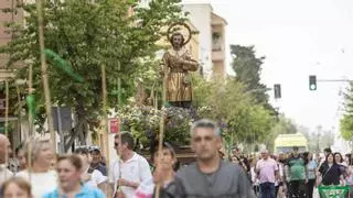 Medio millar de romeros del Camp d'Elx arropan a su patrono, San Isidro Labrador