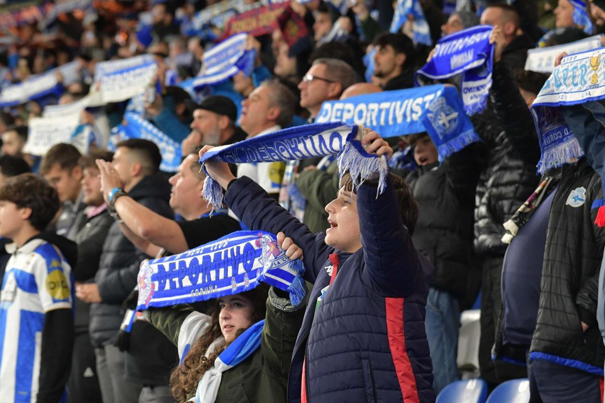 Magia blanquiazul en un Riazor pleno para el partido de octavos de Copa del Rey