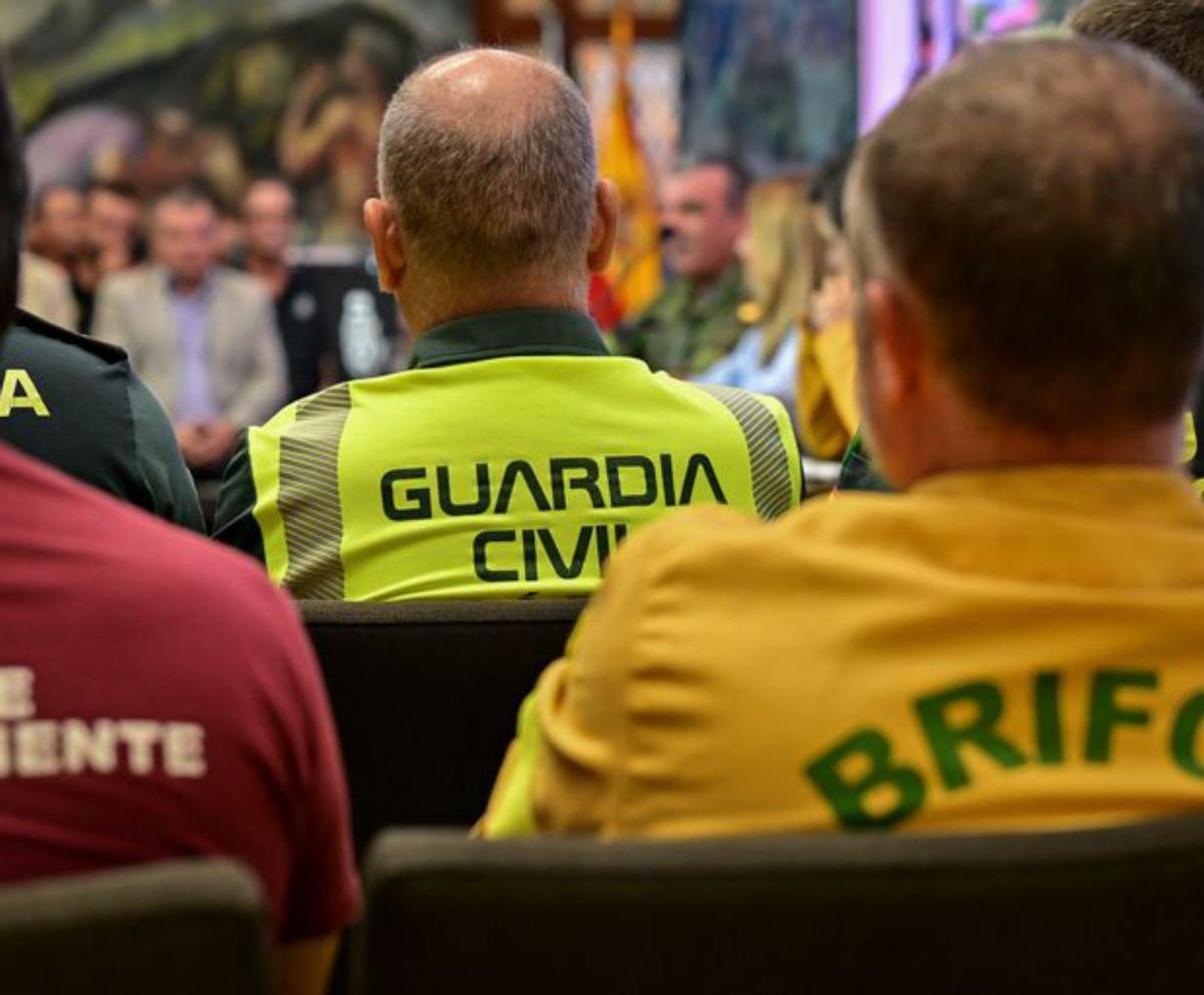 Momento del desarrollo de la rueda de prensa del balance del operativo contra incendios celebrado en el Cabildo de Tenerife.|  | ED/LOT