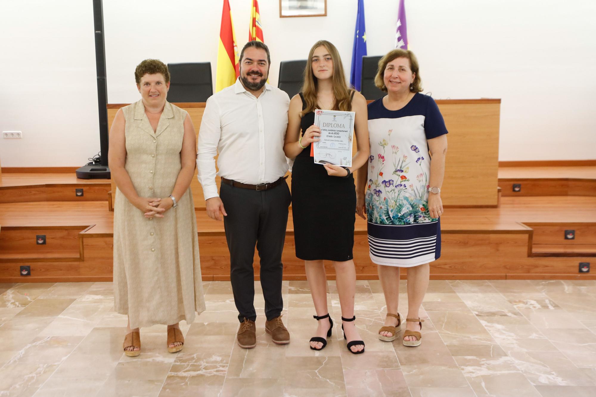 Sant Joan premia a sus mejores estudiantes