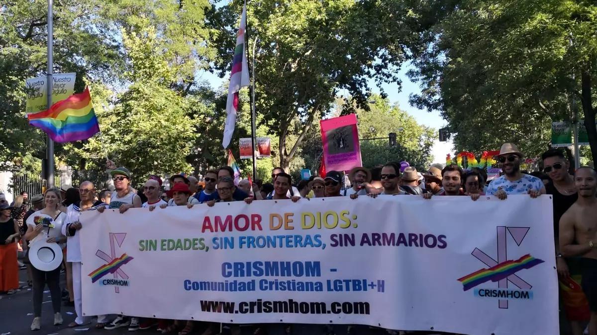 Miembros de Crismhom durante la marcha del Orgullo en Madrid.