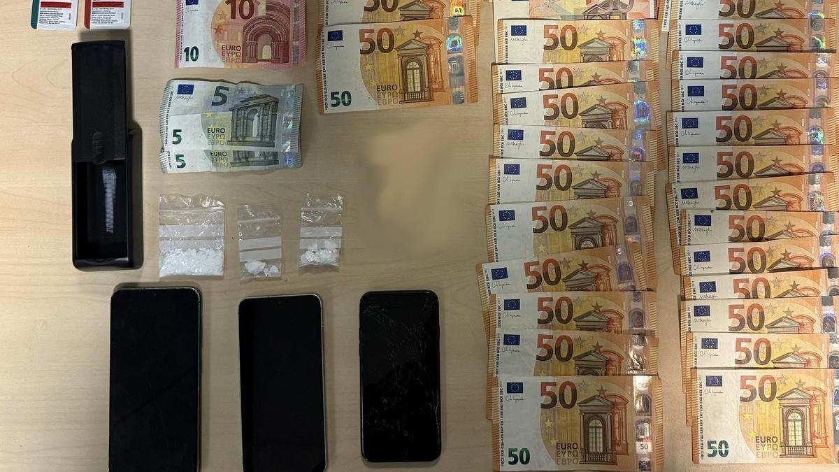 Drogas y dinero incautado en Ibiza.