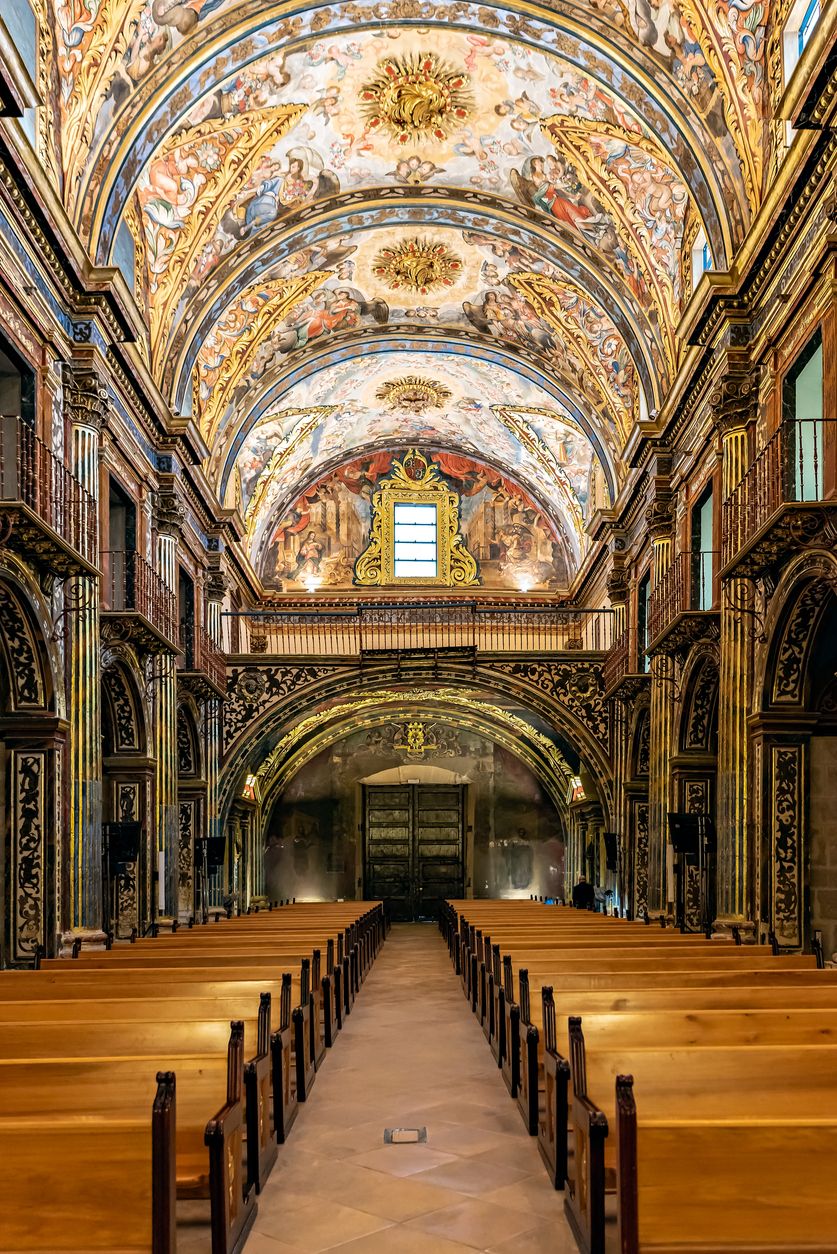 Interior de la iglesia de Santo Domingo, la Capilla Sixtina de Alicante.