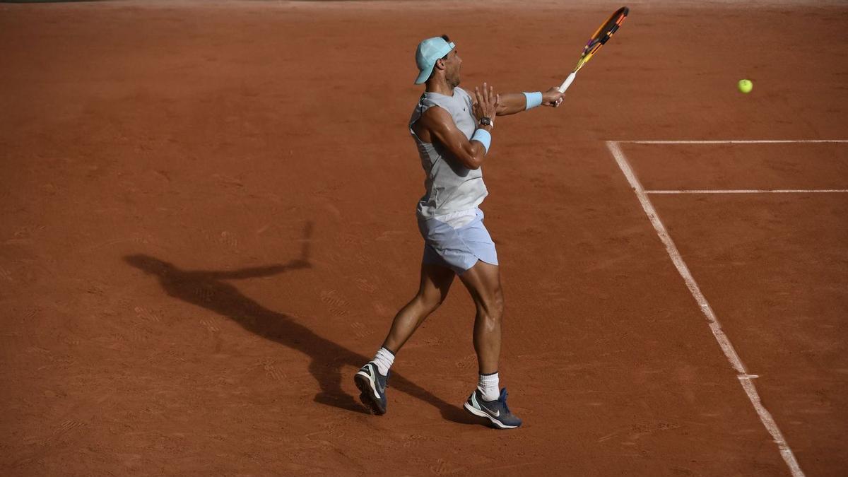 Rafa Nadal, en un entrenamiento previo al inicio de Roland Garros.