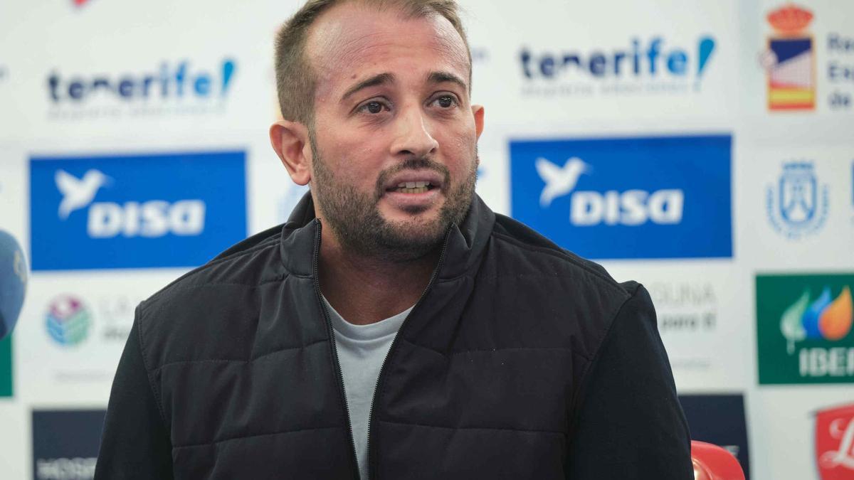 David Martín pide máxima exigencia a las jugadoras ante el Kiele.