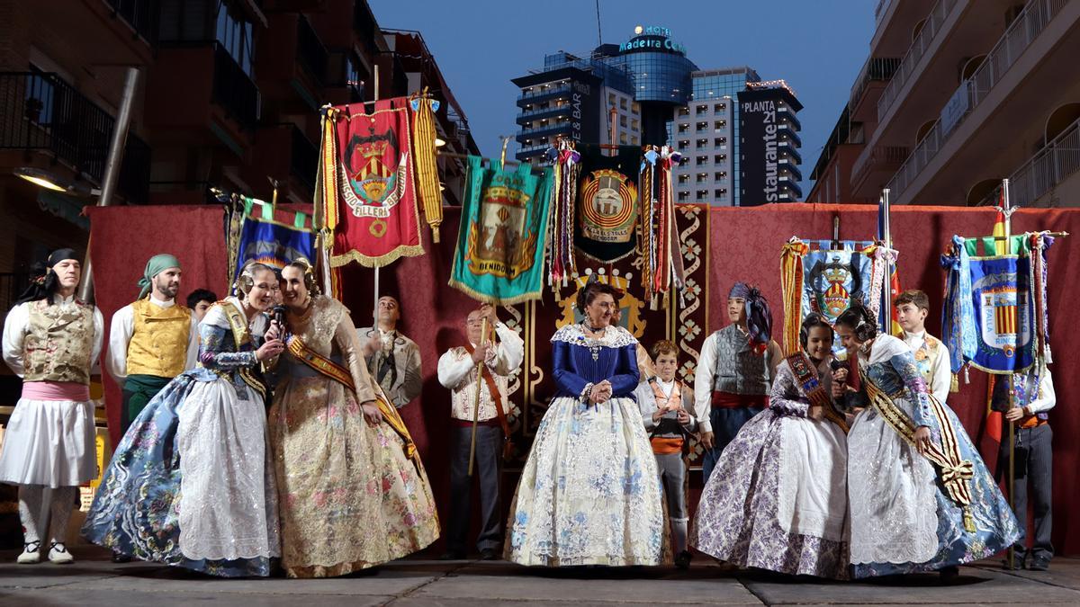 Las falleras de Benidorm, durante la Crida.