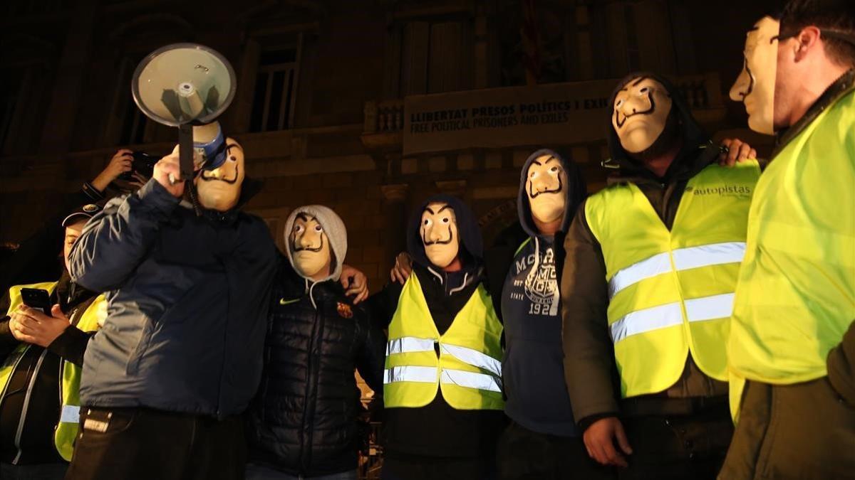 Los taxistas me manifiestan en la plaza de Sant Jaume.