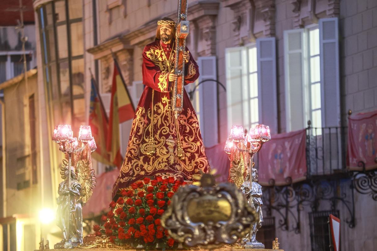 El patrón de Orihuela regresa a su capilla