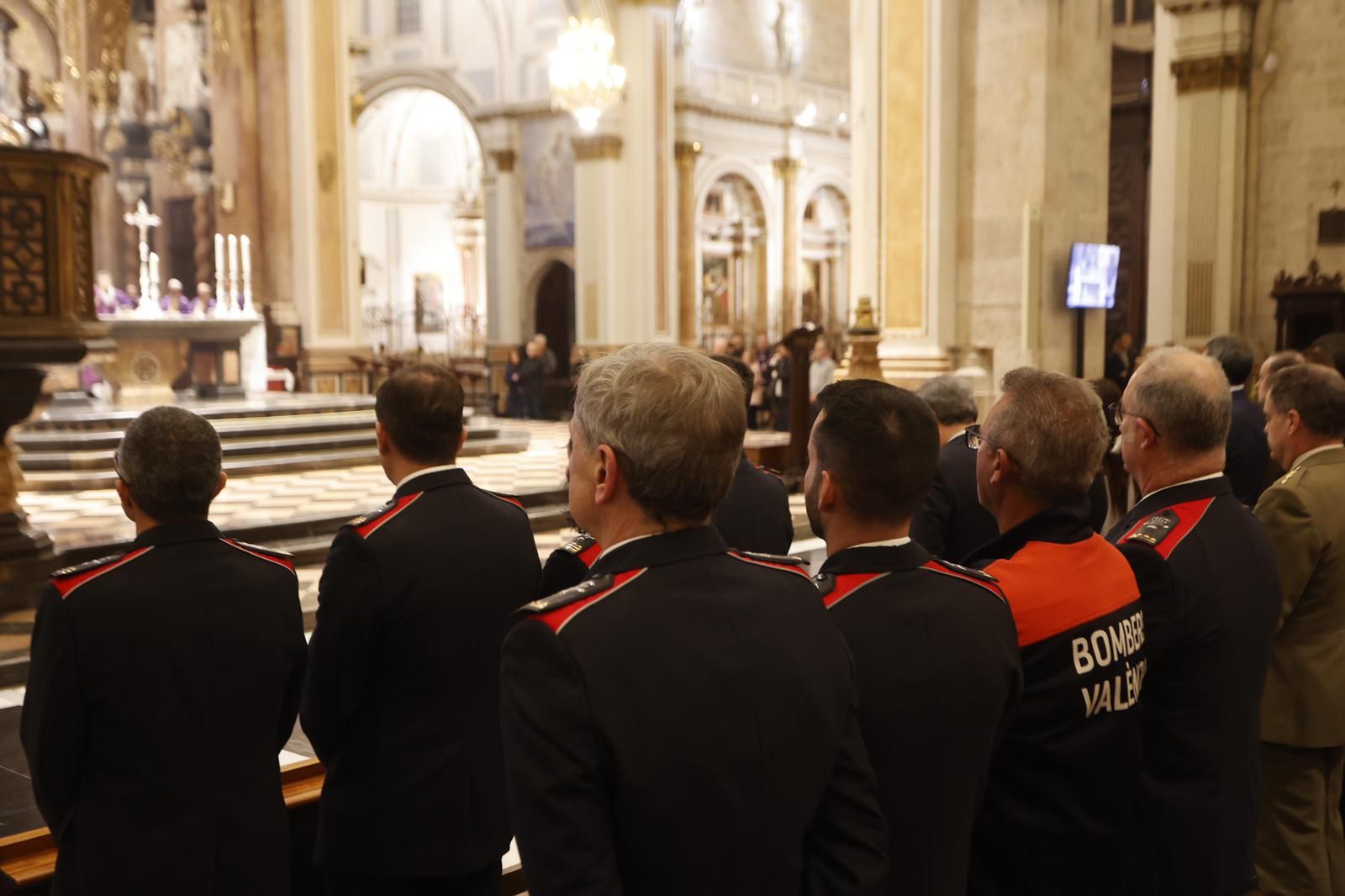 Así ha sido la misa en honor a las víctimas de la tragedia de Campanar