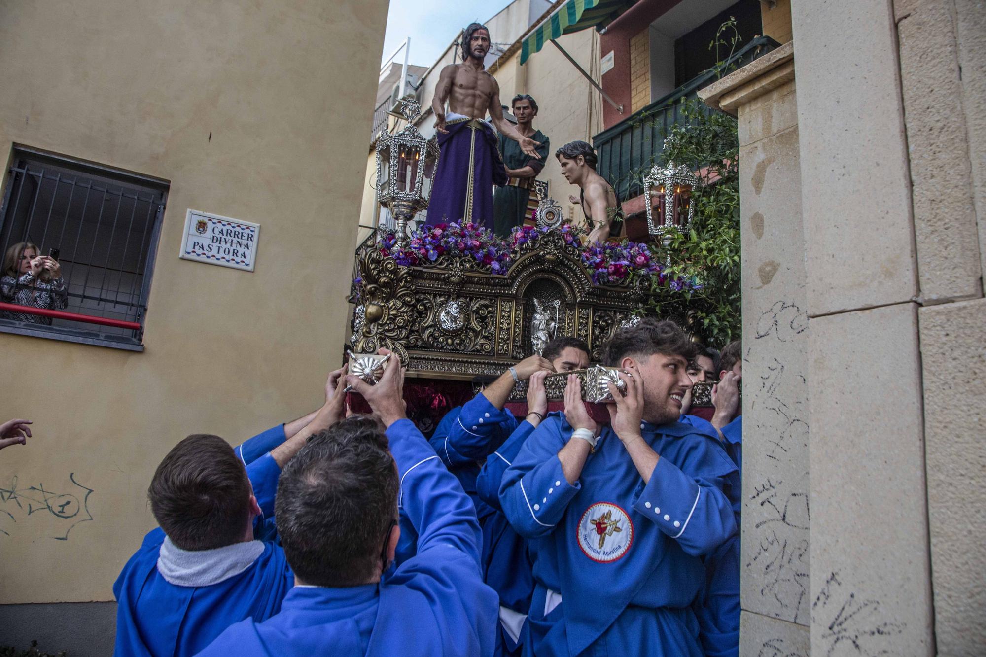 Hermandad Agustina procesiona el Lunes Santo por las calles del casco antiguo