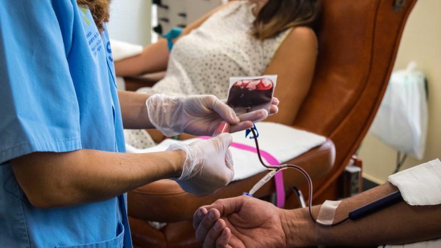 La provincia tinerfeña dona 4.000 bolsas de sangre menos que la de Las Palmas