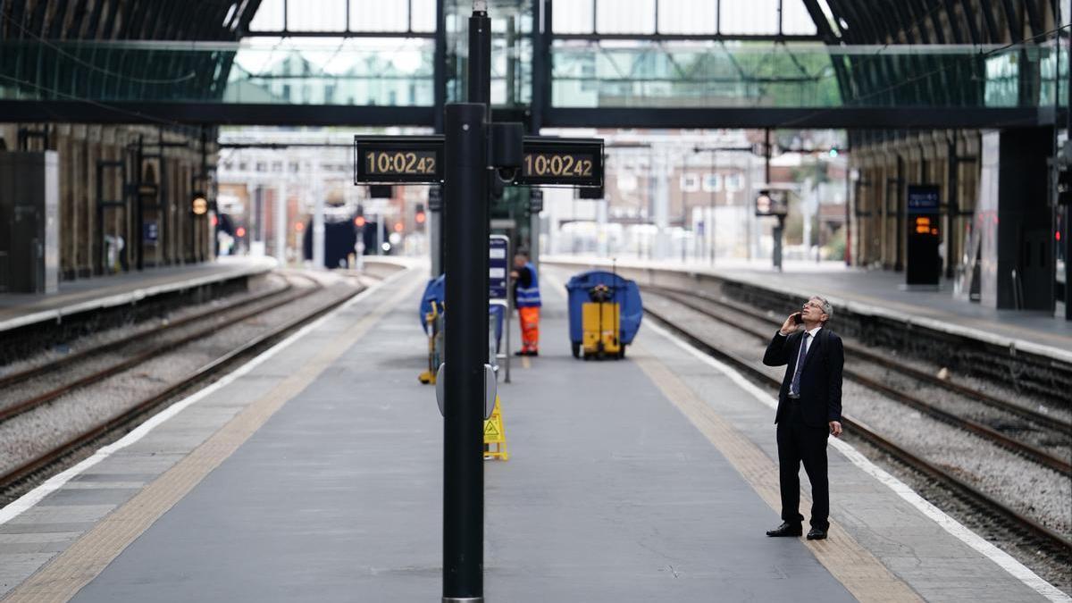 La estación de King Cross de London, este miércoles, vacía a causa de la huelga en el servicio ferroviario inglés.