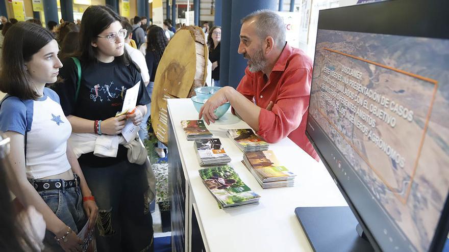 Más de un millar de alumnos de 4º de ESO acuden a las jornadas de orientación vocacional OrientaUCO 2024