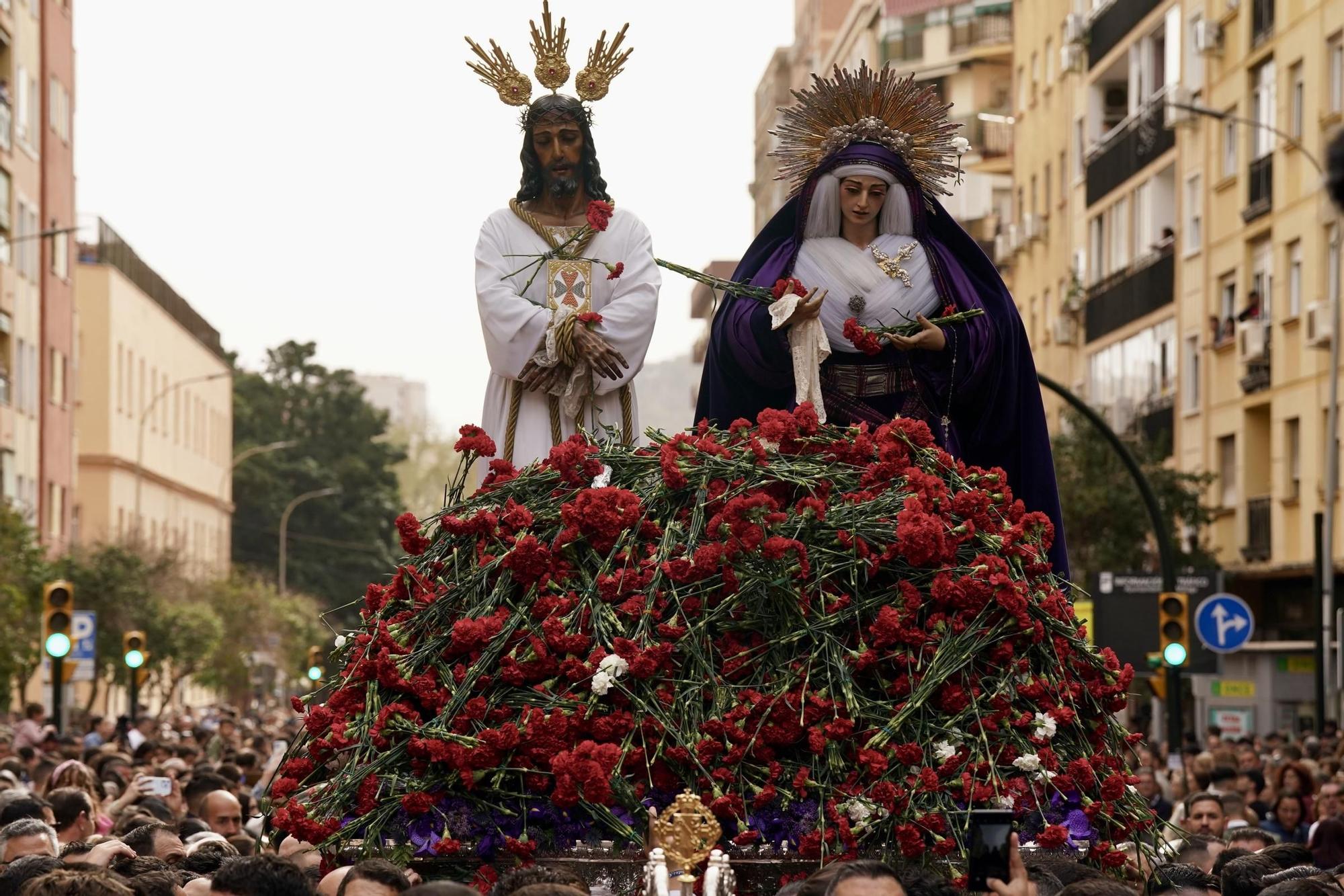 Misa del Alba y traslado de Jesús Cautivo y la Virgen de la Trinidad, en imágenes