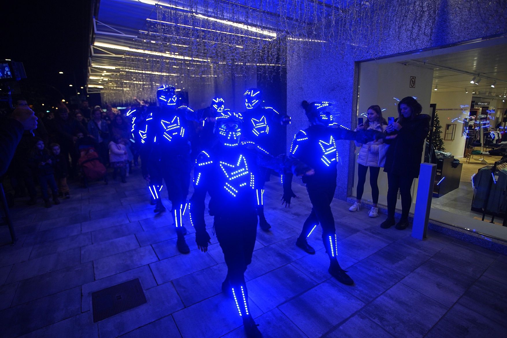 Les imatges de l'obertura de les llums de Nadal al Corte Inglés de Girona