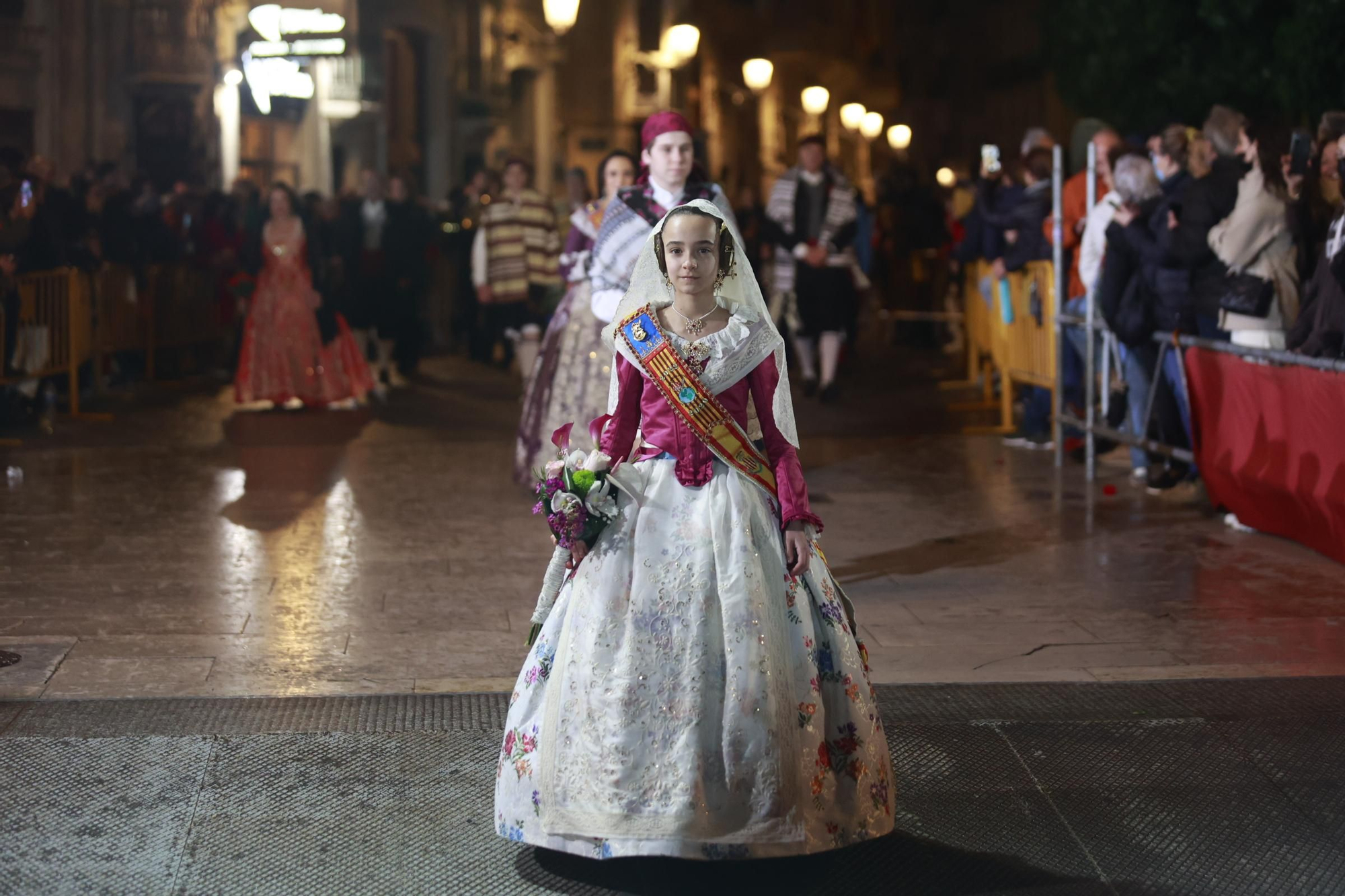 Búscate en la Ofrenda por la calle Quart (entre 23.00 y 24.00 horas)