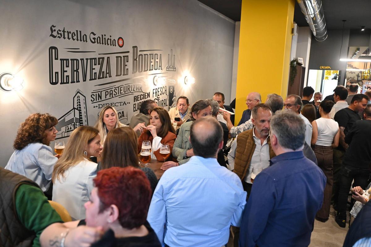 Fotogalería | Más de 150 invitados dan la bienvenida al nuevo local gastronómico con el sello de Javier Cardenal