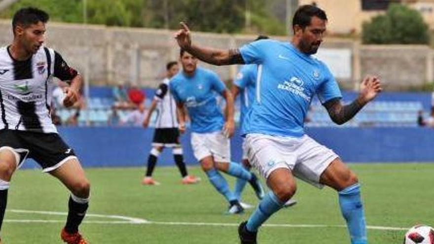 Marco Borriello, durante la última derrota de la UD Ibiza ante el Badajoz en Can Misses por 0-1.