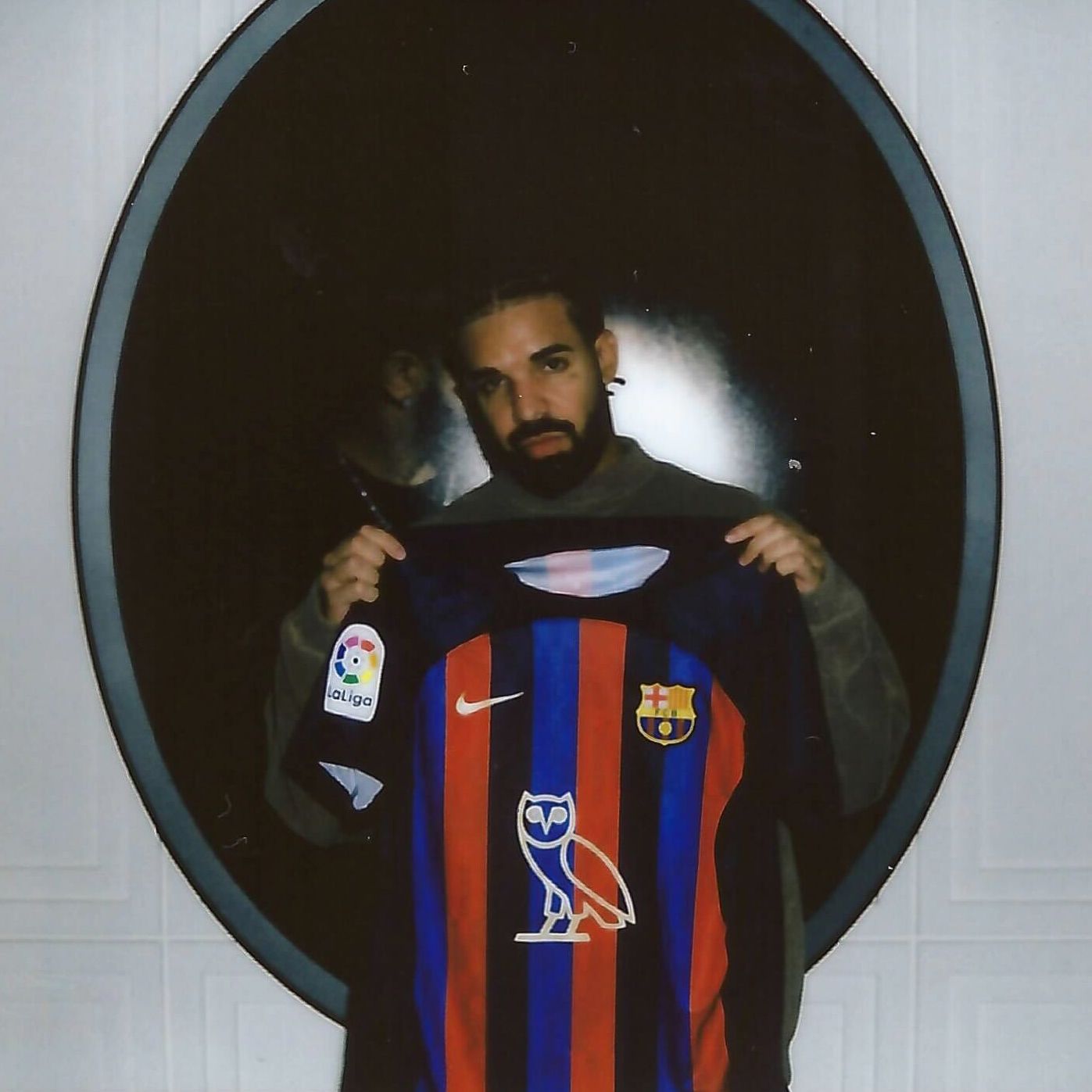 Drake con la nueva camiseta del Barça