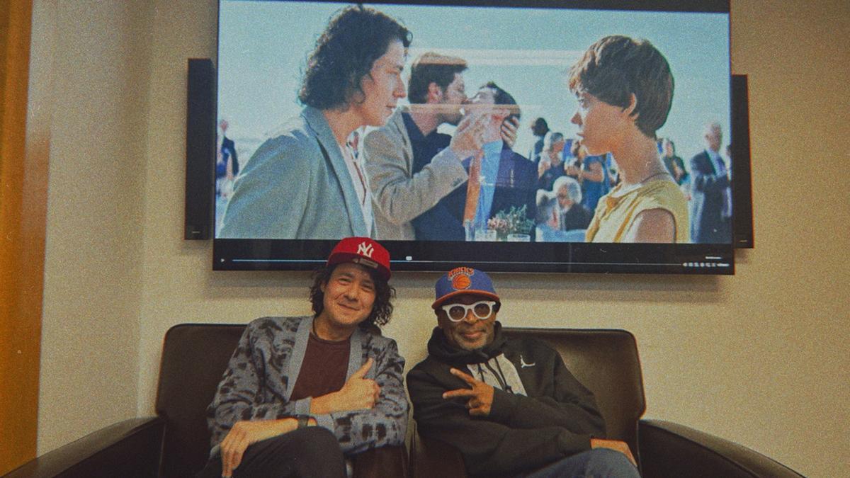 El director valenciano de ascendencia china y libanesa, Joecar Hanna, con el cineasta Spike Lee, productor de su cortometraje «Talk Me».