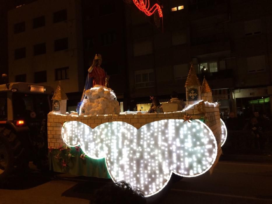 Cabalgata de los Reyes Magos en Lugones