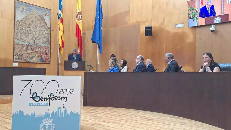 El alcalde de Benidorm explica la Carta Pobla y quién era Bernat de Sarrià