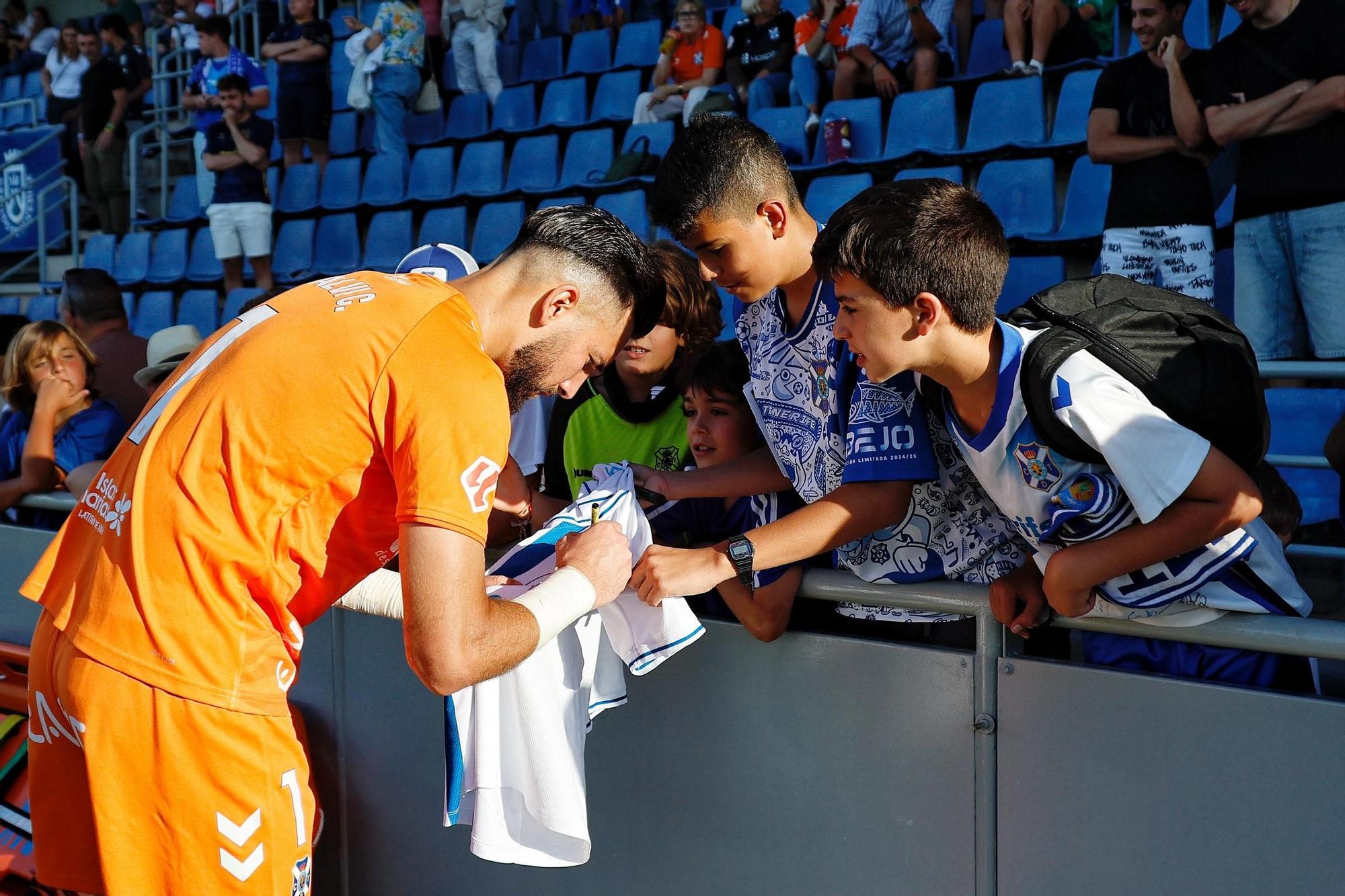 CD Tenerife-Real Oviedo, en imágenes