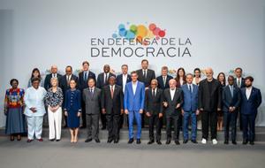 Sánchez recibe a líderes internacionales en la IV Reunión En Defensa de la Democracia