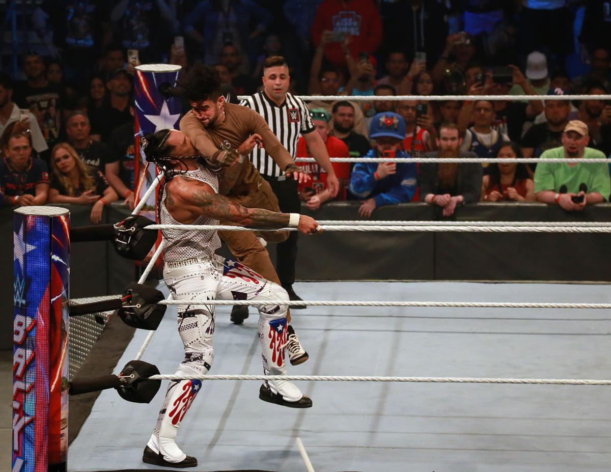 Bad Bunny se ha convertido en un campeón de la lucha libre