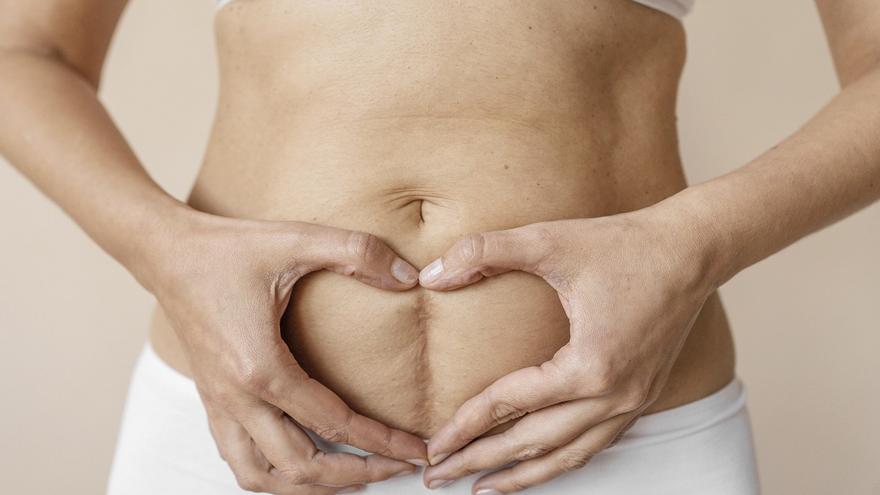 Diástasis abdominal: Así es la patología que puede provocar el embarazo, la  obesidad, estreñimiento...